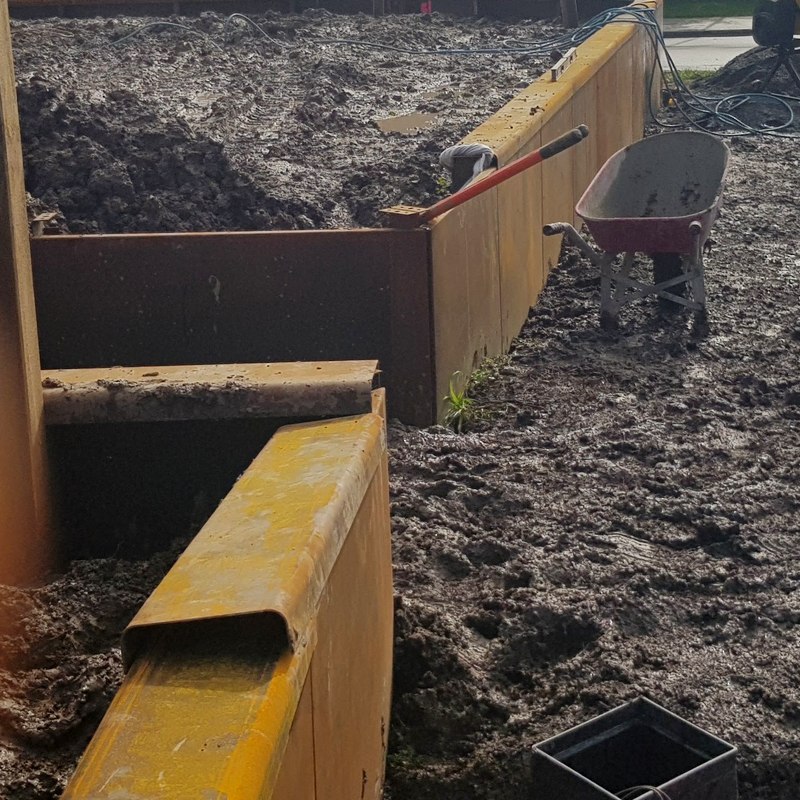 installing retaining wall capping