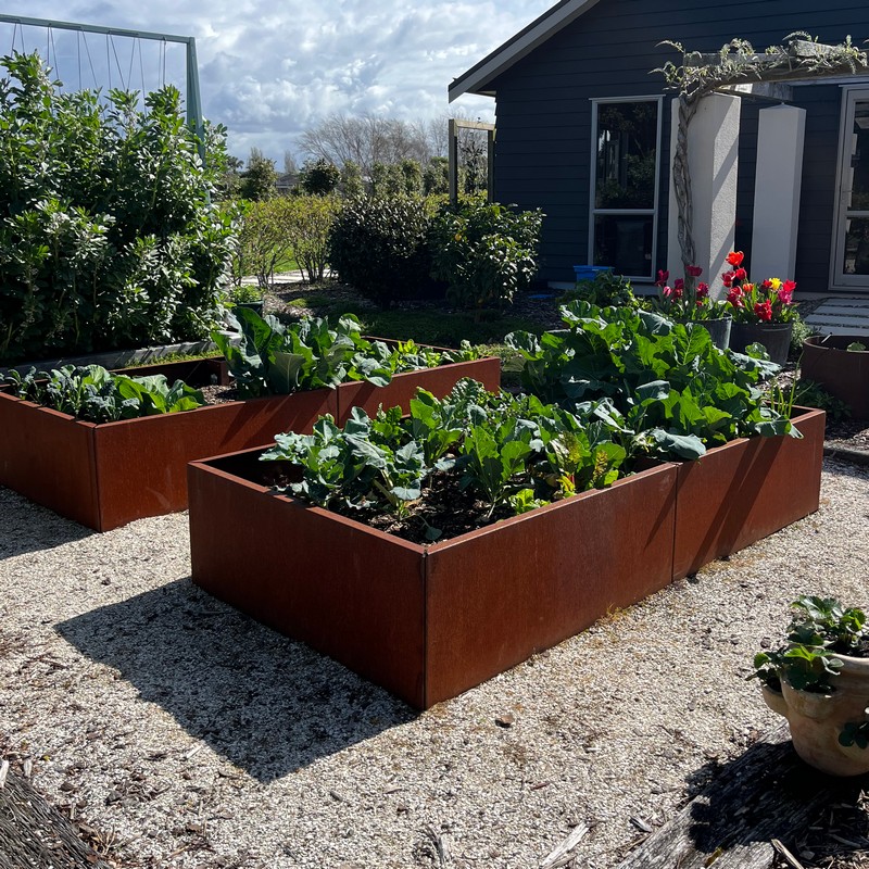 corten freestanding garden planter