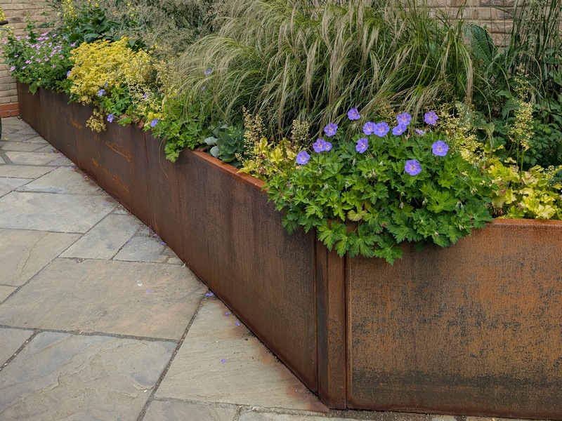 corten retaining wall 21" tall with corner joiner